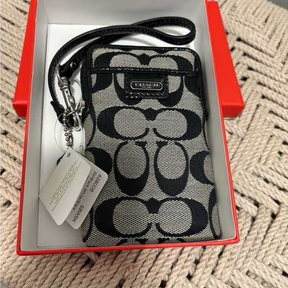 Coach Y2K Black Signature Wristlet - Picture 3 of 5